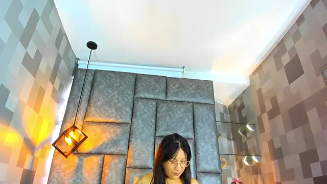 Jenni Zeller online show from October 2025 11:33:02 AM