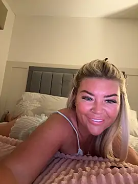 EmilyKingg online show from September 2025 08:42:01 PM