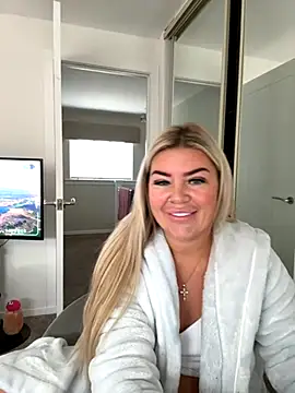 EmilyKingg online show from September 2025 07:43:01 AM