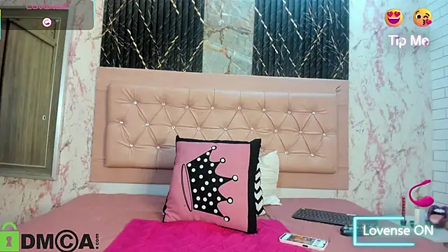 Snapshot of Caroline_daring chatting on September 2025 12:21:01 PM Caroline daring online show from September 2025 12:21:01 PM