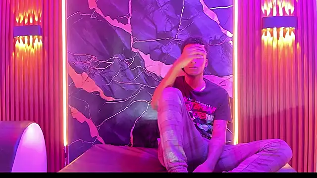 Dinasty Moon  online show from October 2025 12:08:02 PM