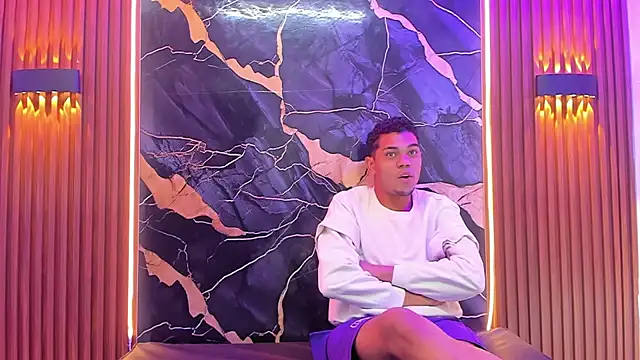 Dinasty Moon  online show from October 2025 12:50:01 PM