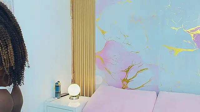 Snapshot of AlishaDixon chatting on October 2025 11:39:02 AM AlishaDixon online show from October 2025 11:39:02 AM