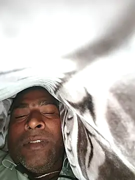 Chanderi19 online show from November 2025 10:20:02 PM