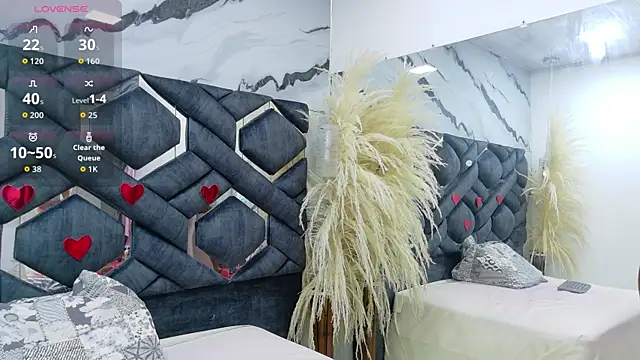 Amy Dowson online show from October 2025 02:15:02 PM