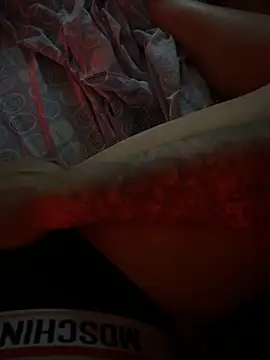 Snapshot of Piccoladonna26 chatting on October 2025 12:06:01 AM Piccoladonna26 online show from October 2025 12:06:01 AM