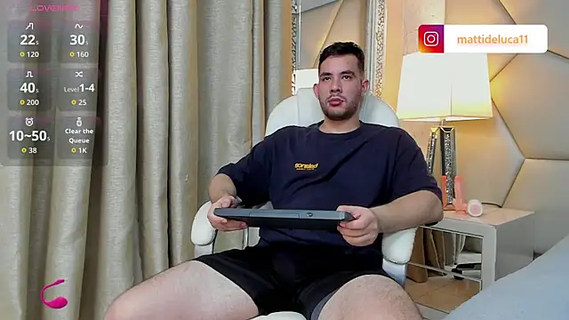 Snapshot of matti_de_lucaa chatting on September 2025 05:38:01 PM matti de lucaa online show from September 2025 05:38:01 PM