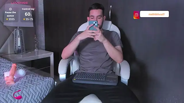 Snapshot of matti_de_lucaa chatting on October 2025 05:35:01 PM matti de lucaa online show from October 2025 05:35:01 PM