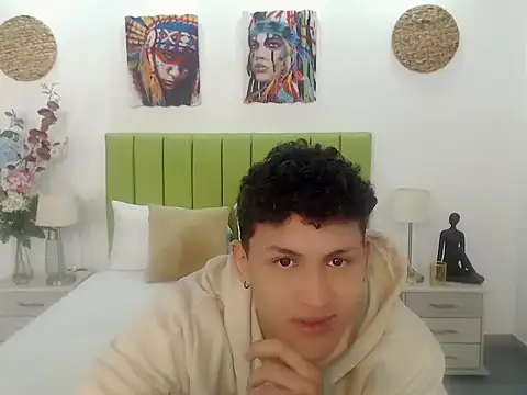 Axel savage online show from September 2025 06:52:01 PM