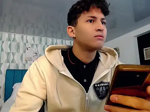 Axel savage online show from September 2025 12:18:01 PM