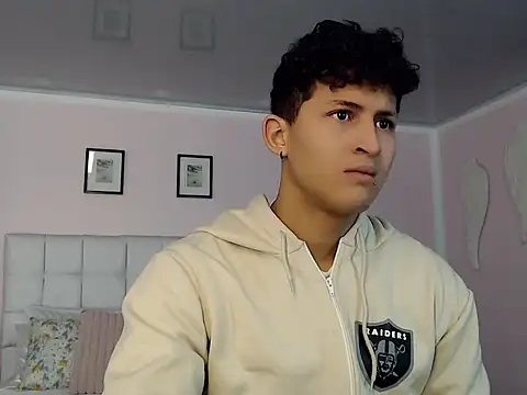 Axel savage online show from September 2025 12:10:02 PM