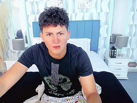 Axel savage online show from October 2025 12:02:02 PM