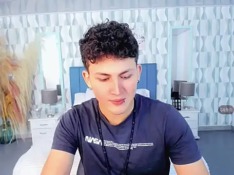 Axel savage online show from October 2025 02:48:02 AM