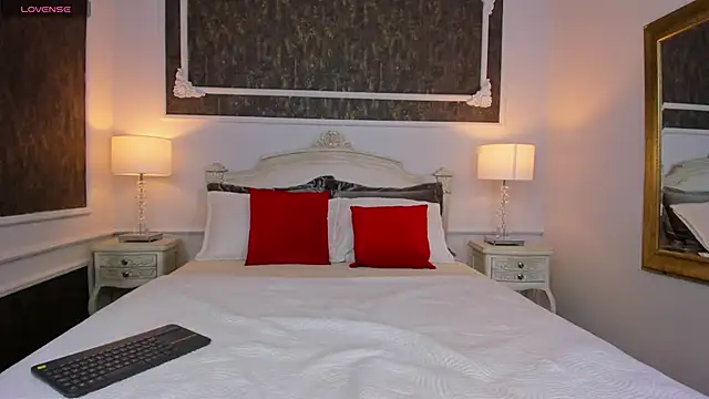 SharonBonet online show from October 2025 11:33:02 AM