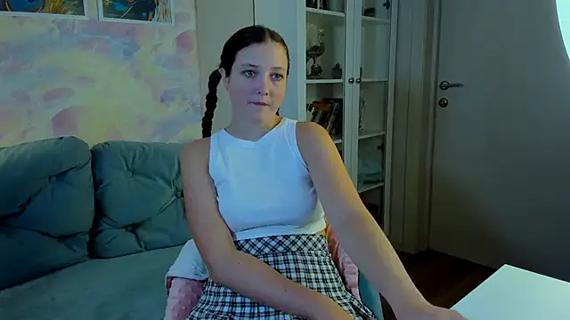 Angel Lilly online show from September 2025 08:17:01 AM