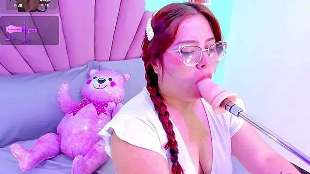 Snapshot of alana_glasses chatting on September 2025 12:10:02 PM alana glasses online show from September 2025 12:10:02 PM