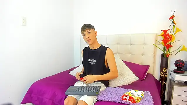 Party sex strovers online show from September 2025 08:20:02 PM