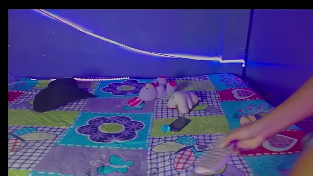 carito-08 online show from October 2025 09:00:01 AM