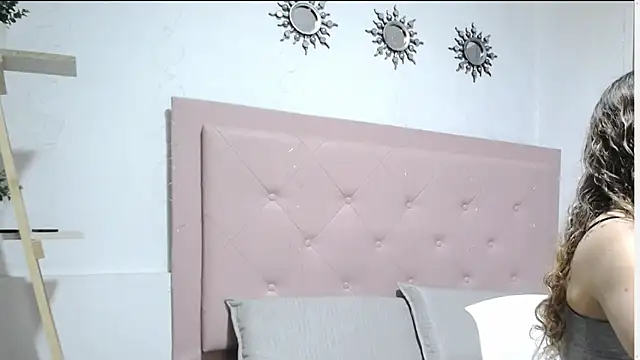 Dulce  Lovee online show from October 2025 10:43:02 PM