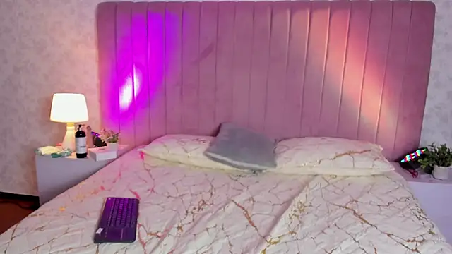 RobinBennett online show from October 2025 04:47:02 PM