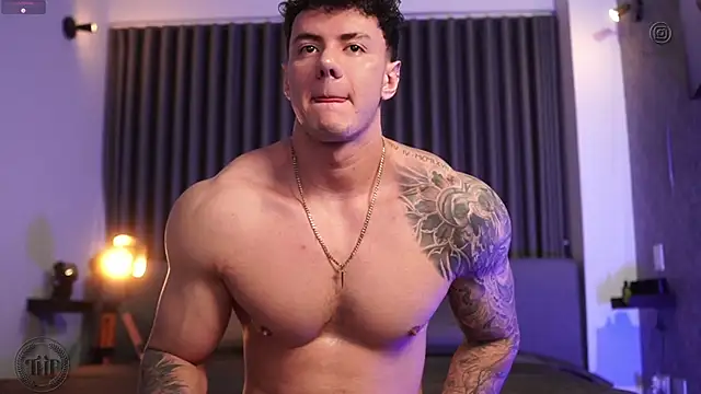 Snapshot of Thomas_Falcon chatting on October 2025 10:32:02 PM Thomas Falcon online show from October 2025 10:32:02 PM