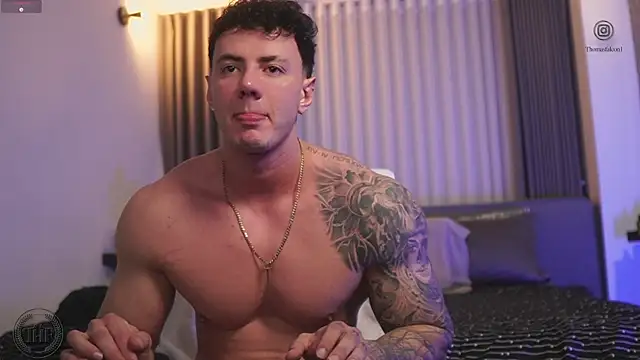 Snapshot of Thomas_Falcon chatting on October 2025 11:16:01 PM Thomas Falcon online show from October 2025 11:16:01 PM