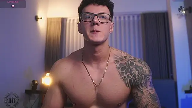 Snapshot of Thomas_Falcon chatting on October 2025 12:38:02 AM Thomas Falcon online show from October 2025 12:38:02 AM