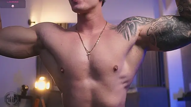 Snapshot of Thomas_Falcon chatting on October 2025 12:58:01 AM Thomas Falcon online show from October 2025 12:58:01 AM