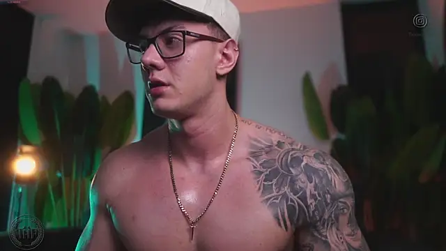 Snapshot of Thomas_Falcon chatting on November 2025 02:43:02 AM Thomas Falcon online show from November 2025 02:43:02 AM