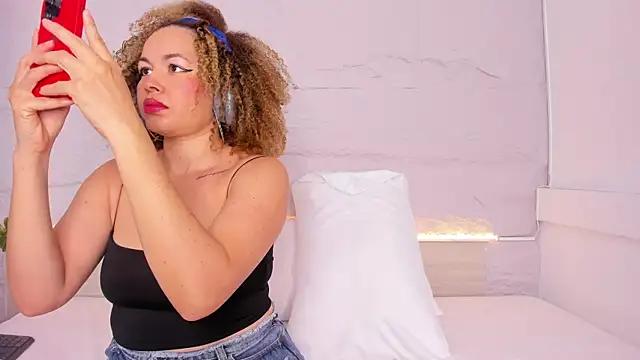 marianarey1  online show from October 2025 11:51:02 AM