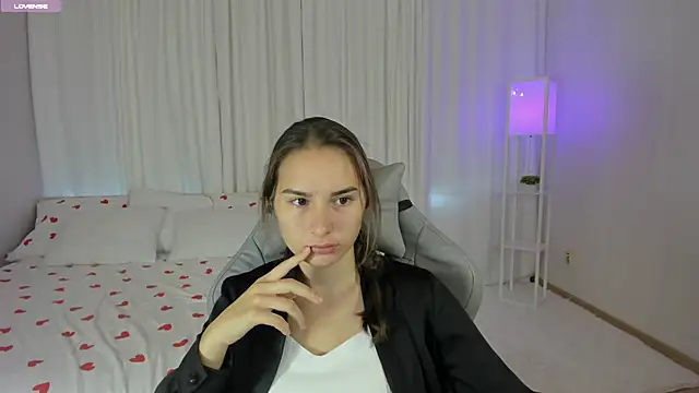 SeraphineClark online show from September 2025 02:24:02 AM
