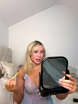 SexySaraxxoo online show from September 2025 02:11:01 PM