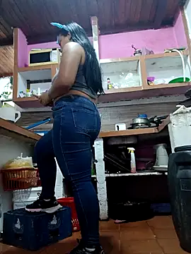 girlpee online show from November 2025 12:17:01 PM