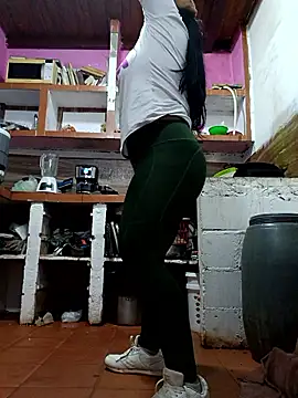 girlpee online show from November 2025 01:00:01 PM