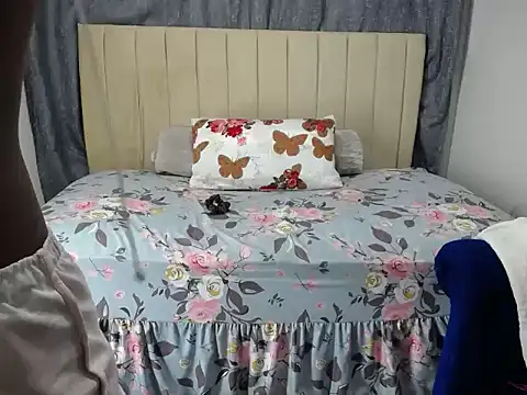 PetiteBody online show from September 2025 01:46:01 PM