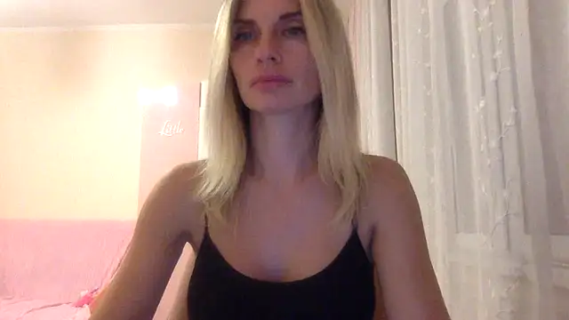 KarelliaStar online show from September 2025 05:29:02 PM