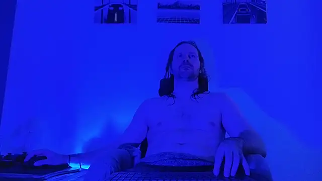 Snapshot of AlbinoAdonis chatting on October 2025 08:37:02 PM AlbinoAdonis online show from October 2025 08:37:02 PM