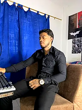 DavideVentura  online show from September 2025 12:05:01 PM