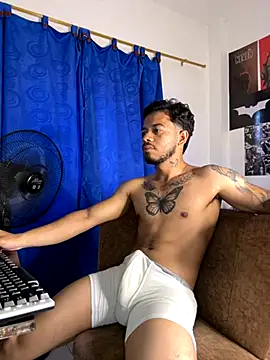 DavideVentura  online show from September 2025 09:14:02 PM