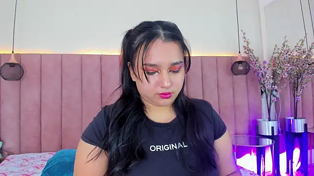 Snapshot of IvannaaVega chatting on October 2025 05:06:01 AM IvannaaVega online show from October 2025 05:06:01 AM