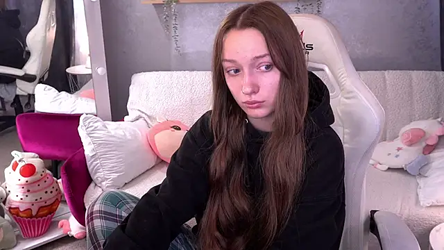 FoxyMayy online show from October 2025 06:21:01 AM