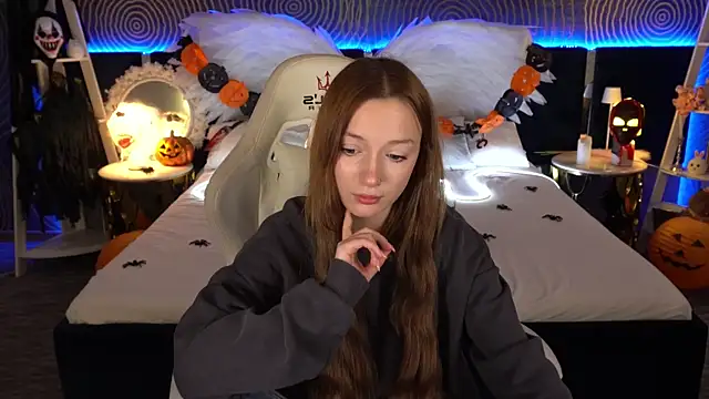 FoxyMayy online show from October 2025 02:19:01 PM