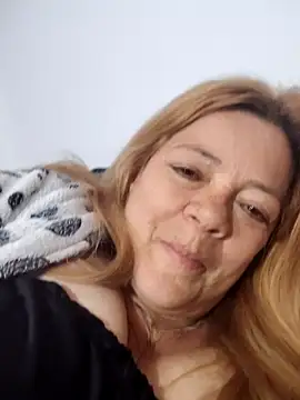 Casandra Cruz online show from September 2025 03:22:02 PM