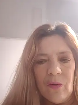 Casandra Cruz online show from September 2025 01:04:01 PM