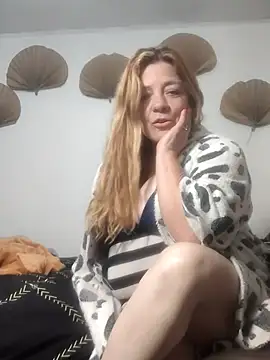 Casandra Cruz online show from September 2025 01:00:01 AM