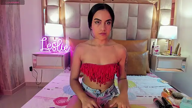 Leslie Bussh  online show from October 2025 12:22:02 PM