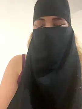 Snapshot of Wild-Nayra chatting on October 2025 10:40:01 PM Wild-Nayra online show from October 2025 10:40:01 PM