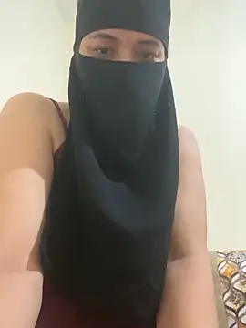 Snapshot of Wild-Nayra chatting on October 2025 10:10:02 PM Wild-Nayra online show from October 2025 10:10:02 PM