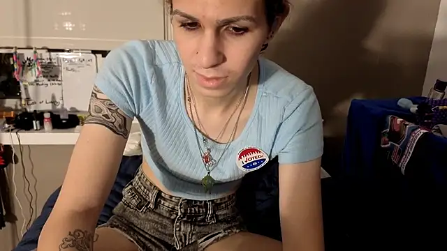 Snapshot of cuddlyavenue chatting on November 2025 02:11:02 AM cuddlyavenue online show from November 2025 02:11:02 AM