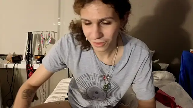 Snapshot of cuddlyavenue chatting on November 2025 02:12:01 AM cuddlyavenue online show from November 2025 02:12:01 AM